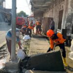 Jadi Penyebab Banjir, Selokan Mampet di Pasar Kalirejo Kudus Dibersihkan